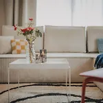 Jobostays - Linden Family - Sehr Geraeumig 110m2 - Terrasse Mit Gartenblick - Voll Ausgestattete Kueche - 2 Baeder - Babybett - 10 Min Zu Fuss Zum Bahnhof - Kostenloses Wlan - Parkplatz - Kontaktfreier Check-in * Oldenburg