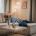 Apartman Jobostays - Linden Family - Sehr Geraeumig 110m2 - Terrasse Mit Gartenblick - Voll Ausgestattete Kueche - 2 Baeder - Babybett - 10 Min Zu Fuss Zum Bahnhof - Kostenloses Wlan - Parkplatz - Kontaktfreier Check-in *