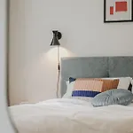 Jobostays - Linden Family - Sehr Geraeumig 110m2 - Terrasse Mit Gartenblick - Voll Ausgestattete Kueche - 2 Baeder - Babybett - 10 Min Zu Fuss Zum Bahnhof - Kostenloses Wlan - Parkplatz - Kontaktfreier Check-in Apartman Oldenburg