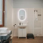 Jobostays - Linden Family - Sehr Geraeumig 110m2 - Terrasse Mit Gartenblick - Voll Ausgestattete Kueche - 2 Baeder - Babybett - 10 Min Zu Fuss Zum Bahnhof - Kostenloses Wlan - Parkplatz - Kontaktfreier Check-in *