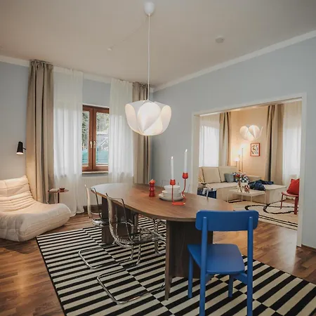 Linden Fuer Bis Zu 6 Personen Mit Parkplatz, Terrasse, 2 Baeder Und Babybett Oldenburg