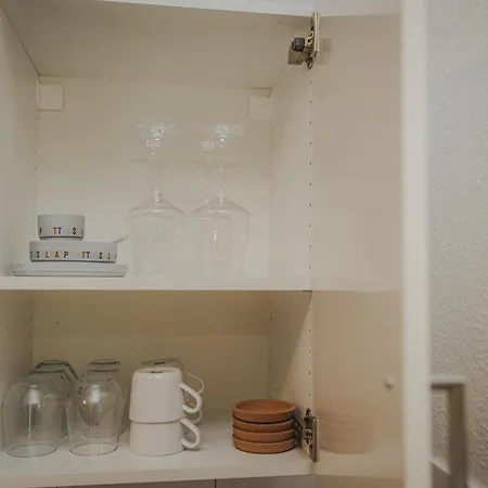 Jobostays - Linden Family - Sehr Geraeumig 110m2 - Terrasse Mit Gartenblick - Voll Ausgestattete Kueche - 2 Baeder - Babybett - 10 Min Zu Fuss Zum Bahnhof - Kostenloses Wlan - Parkplatz - Kontaktfreier Check-in Lejlighed