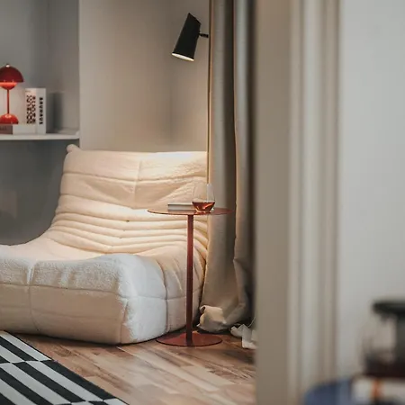 Lejlighed Jobostays - Linden Family - Sehr Geraeumig 110m2 - Terrasse Mit Gartenblick - Voll Ausgestattete Kueche - 2 Baeder - Babybett - 10 Min Zu Fuss Zum Bahnhof - Kostenloses Wlan - Parkplatz - Kontaktfreier Check-in