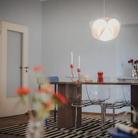 Lejlighed Jobostays - Linden Family - Sehr Geraeumig 110m2 - Terrasse Mit Gartenblick - Voll Ausgestattete Kueche - 2 Baeder - Babybett - 10 Min Zu Fuss Zum Bahnhof - Kostenloses Wlan - Parkplatz - Kontaktfreier Check-in Oldenburg