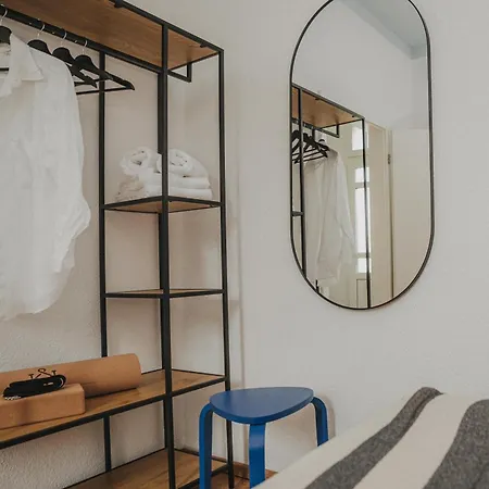 Jobostays - Linden Family - Sehr Geraeumig 110m2 - Terrasse Mit Gartenblick - Voll Ausgestattete Kueche - 2 Baeder - Babybett - 10 Min Zu Fuss Zum Bahnhof - Kostenloses Wlan - Parkplatz - Kontaktfreier Check-in Lejlighed