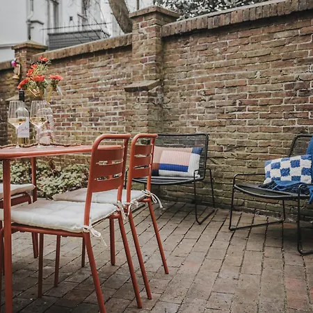 Lejlighed Jobostays - Linden Family - Sehr Geraeumig 110m2 - Terrasse Mit Gartenblick - Voll Ausgestattete Kueche - 2 Baeder - Babybett - 10 Min Zu Fuss Zum Bahnhof - Kostenloses Wlan - Parkplatz - Kontaktfreier Check-in Oldenburg