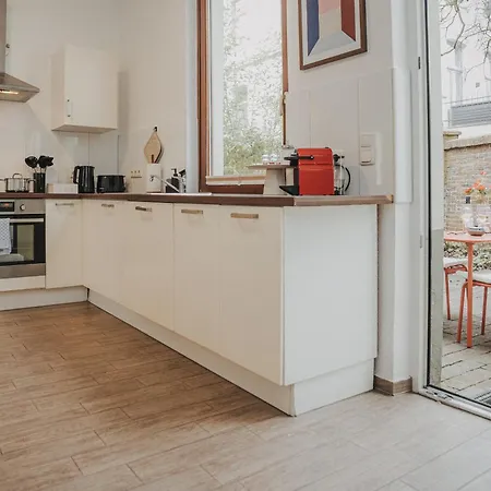Jobostays - Linden Family - Sehr Geraeumig 110m2 - Terrasse Mit Gartenblick - Voll Ausgestattete Kueche - 2 Baeder - Babybett - 10 Min Zu Fuss Zum Bahnhof - Kostenloses Wlan - Parkplatz - Kontaktfreier Check-in Lejlighed