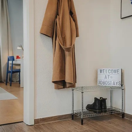 Lejlighed Jobostays - Linden Family - Sehr Geraeumig 110m2 - Terrasse Mit Gartenblick - Voll Ausgestattete Kueche - 2 Baeder - Babybett - 10 Min Zu Fuss Zum Bahnhof - Kostenloses Wlan - Parkplatz - Kontaktfreier Check-in *