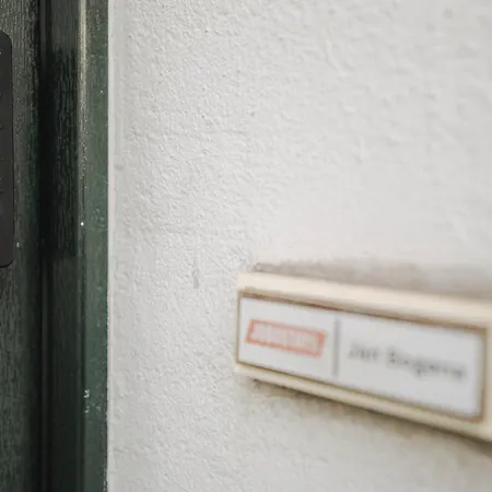 Lejlighed Jobostays - Linden Family - Sehr Geraeumig 110m2 - Terrasse Mit Gartenblick - Voll Ausgestattete Kueche - 2 Baeder - Babybett - 10 Min Zu Fuss Zum Bahnhof - Kostenloses Wlan - Parkplatz - Kontaktfreier Check-in